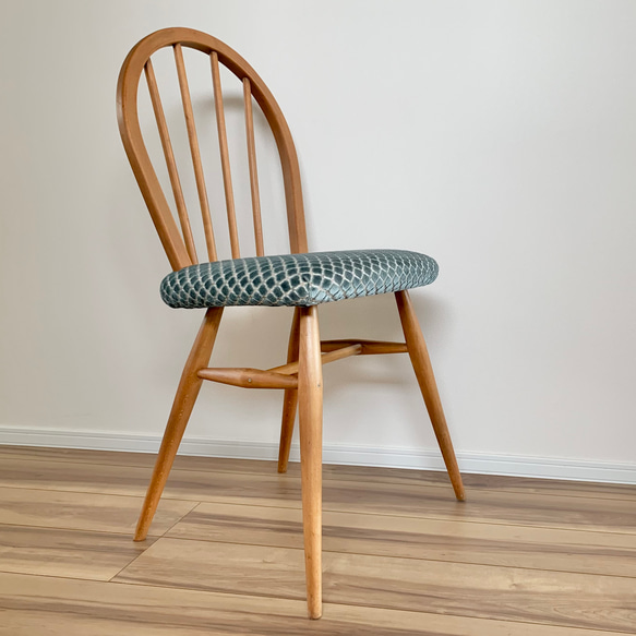フープバックデザインが心地良いアンティークチェア 椅子（チェアー