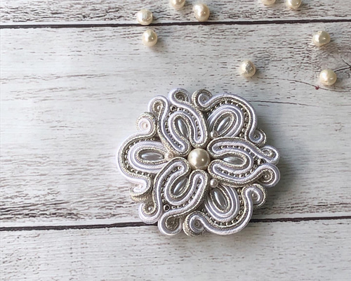 ソウタシエ ホワイトパール フラワーブローチ ブローチ J i_you 通販