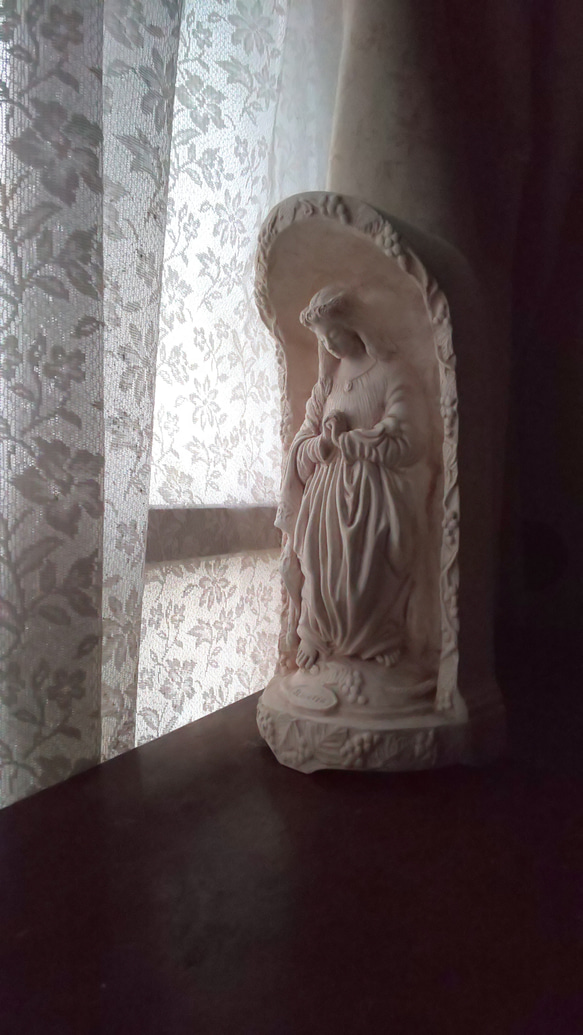 マリア像 アンティーク風 置物 聖母像 マリア様 石膏像 カトリック クリスマス 聖夜 11枚目の画像