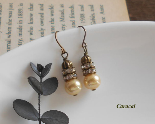 蚤の市で～（アンティーク/ガラスパール/ジャパンヴィンテージ