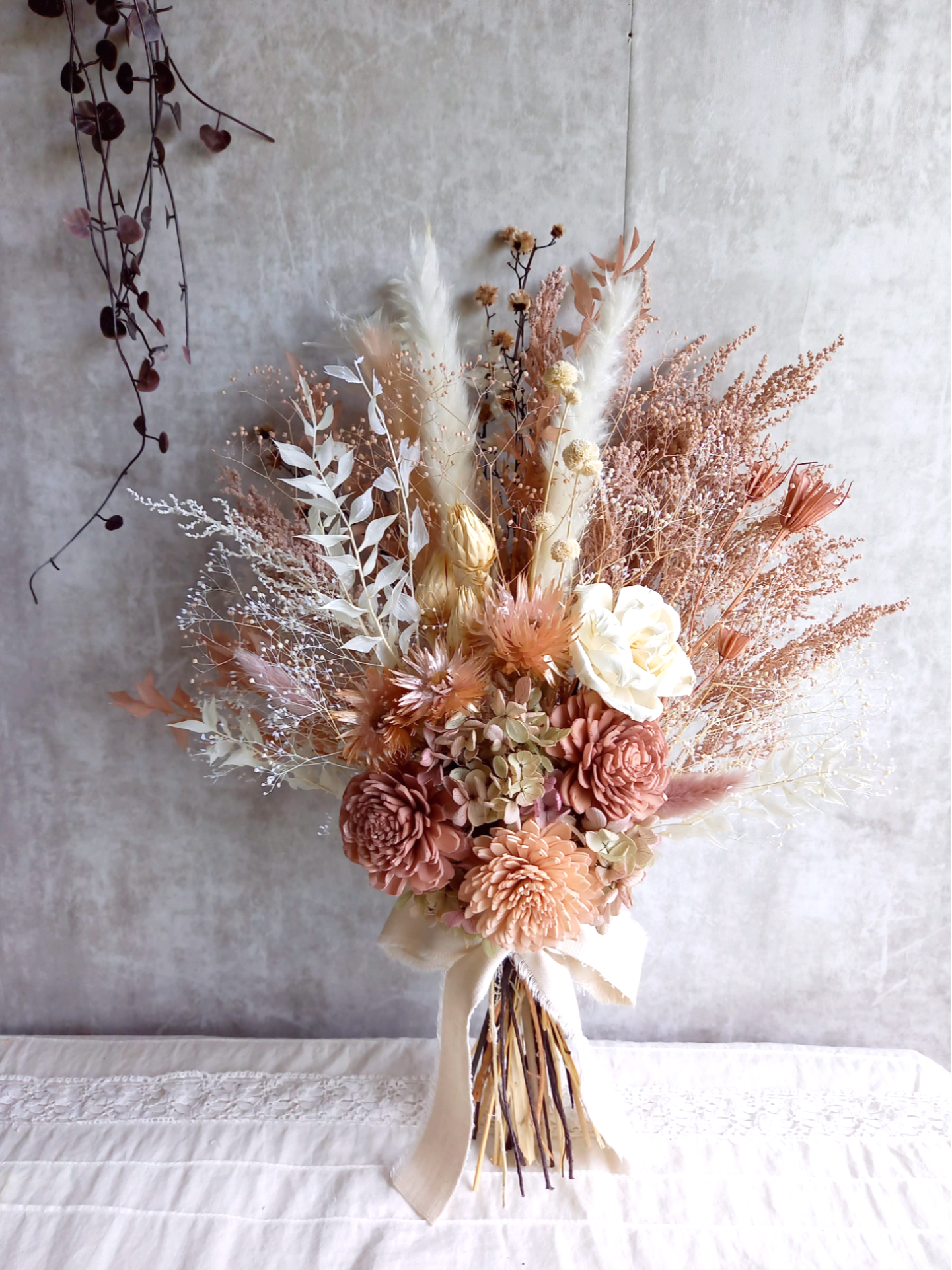 『再販8』癒しのくすみピンクとホワイトのボリュームスワッグ✿ブーケ　プリザーブドフラワー 　ドライフラワー　ウェディング