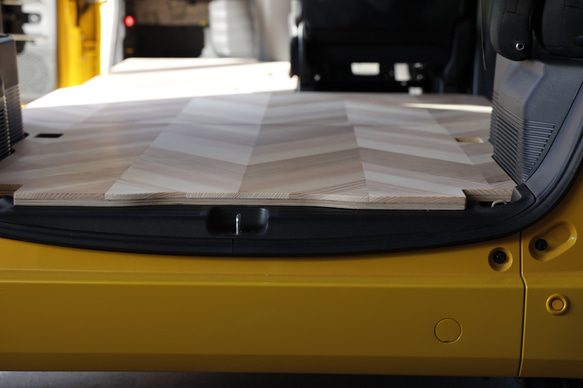 ホンダN-VAN用 車中泊も快適！木製フロアパネル3枚セット ラゲッジパネルにも！(シェブロン・ストライプ柄) 6枚目の画像