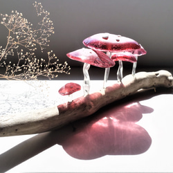ガラスのキノコ　置物　オブジェ　シロ粒ピンク5本 8枚目の画像