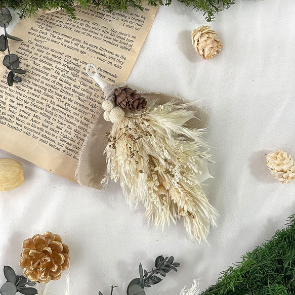 真っ白なクリスマスツリー/ドライフラワープリザープドフラワークリスマス