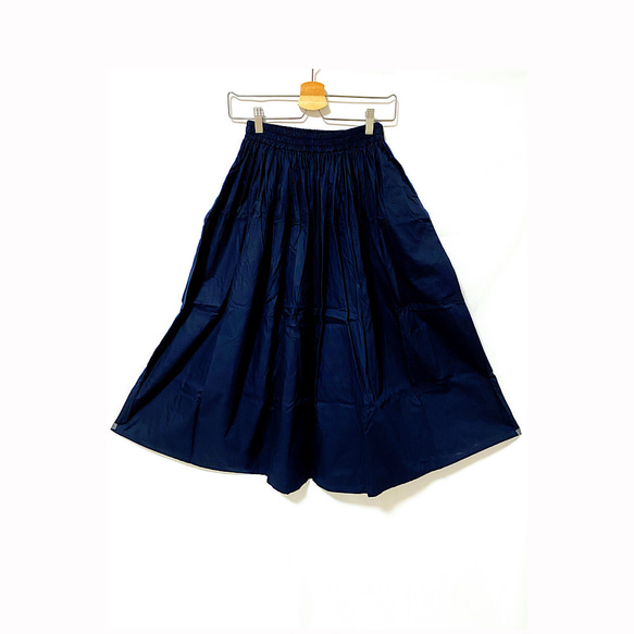 綿素材で肌触り抜群⤴ウエストゴムでギャザーたっぷり❤軽いはき心地がクセになる❤広がりすぎないふんわりスカート:紺ネイビー 5枚目の画像
