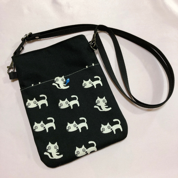 1356．ミヌン猫柄のスマホショルダー 黒×黒 スマホ用