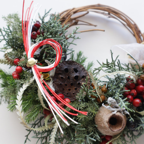 送料無料】Creema限定 お正月まで楽しめるクリスマスリース ドライ