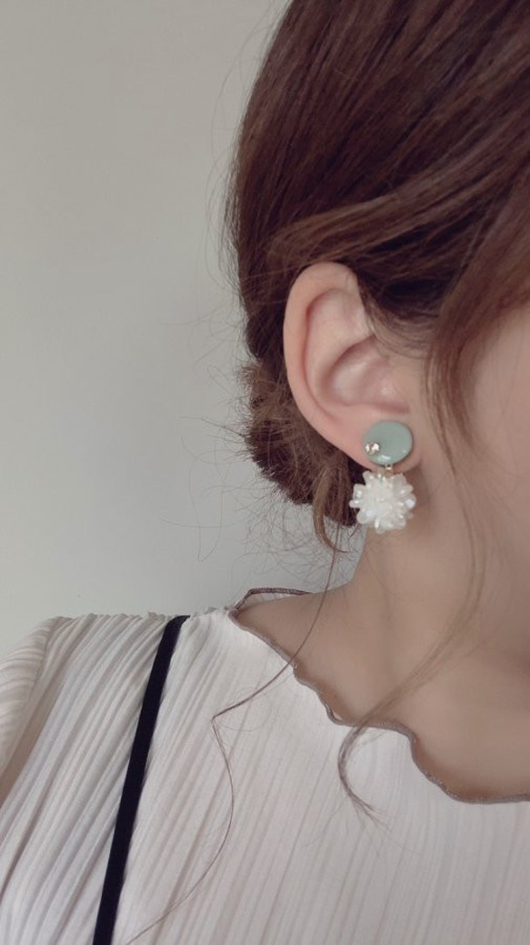 Mini circle shell flower pierce/earring(Mint) 2枚目の画像