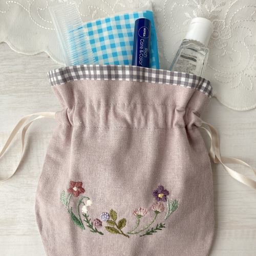 CRAFTING | makimakiさんの花刺繍 《巾着袋》