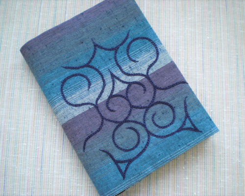 アイヌ文様刺繍】ブックカバー♡文庫本サイズ ブックカバー