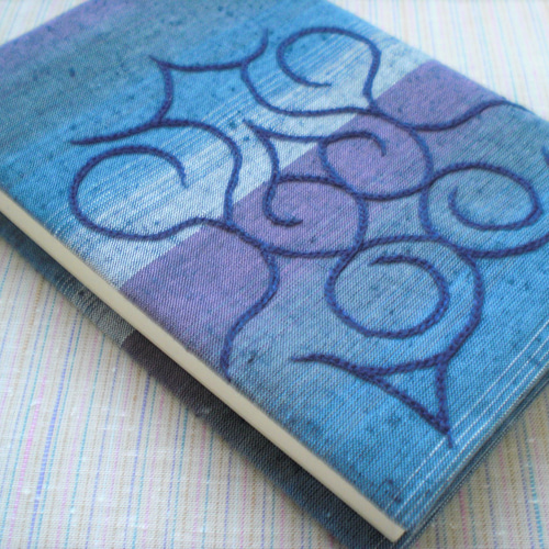 アイヌ文様刺繍】ブックカバー♡文庫本サイズ ブックカバー