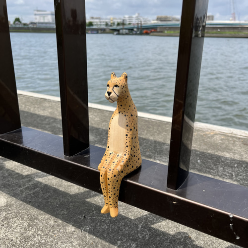 木彫り動物／すわり／チーター 彫刻 キリンの夢 通販 14968465｜Creema