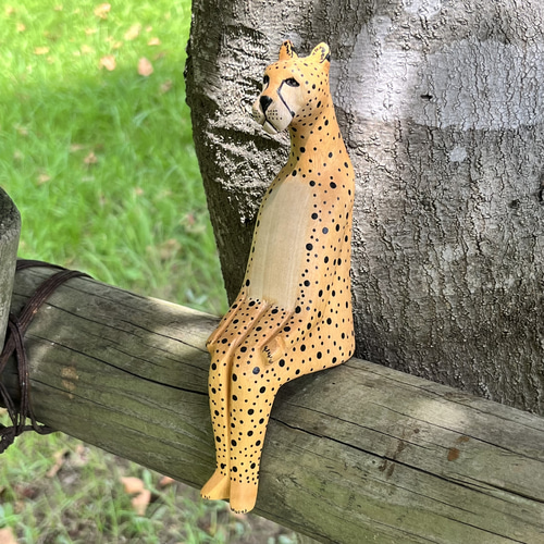 木彫り チーター ヒョウ 木彫り動物／すわり／チーター 彫刻 キリンの夢 通販 14968465｜Creema