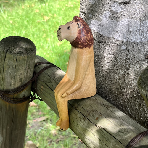 木彫り動物／すわり／ライオン 彫刻 キリンの夢 通販 14968544｜Creema