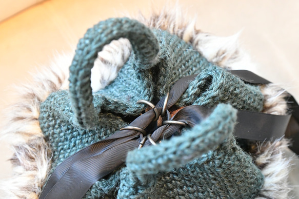 リボン巾着のファーバッグ（バイカラー・受注制作） 3枚目の画像