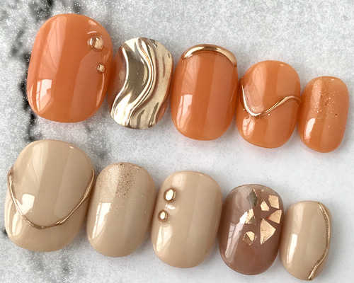 くすみカーキニュアンスゴールドネイル 砂ジェル ミラー 韓国 ちゅるん 秋 冬 くすみカーキニュアンスゴールドネイル 砂ジェル ミラー 韓国