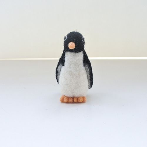 読書の秋のペンギンさん　羊毛フェルト 読書の秋のペンギンさん羊毛フェルト