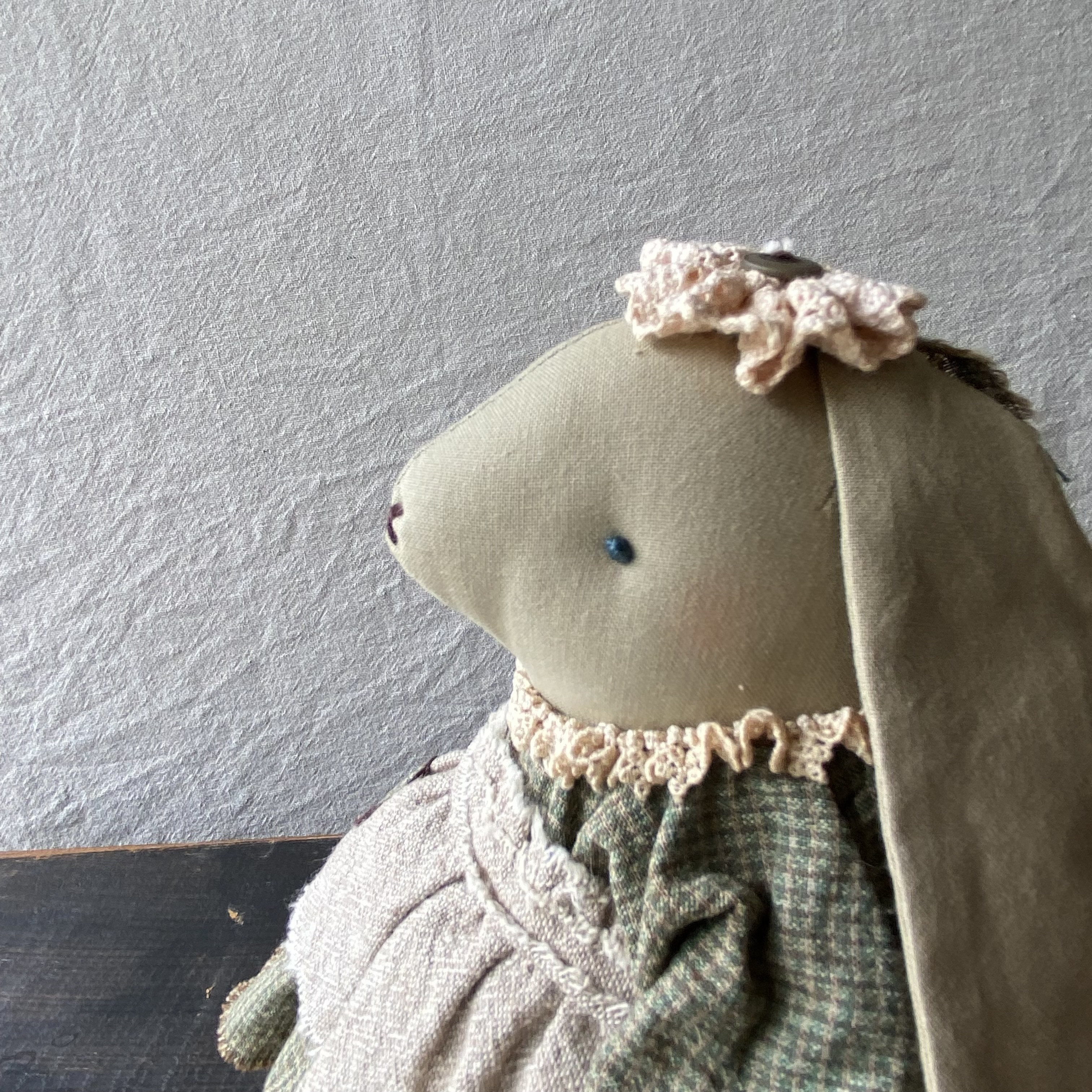 【最終価格】海外作家様作　アートドール　ワンピースを着たうさぎ