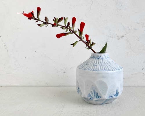 一輪挿し 花器 水色 花瓶 磁器 一輪挿し・花瓶・花器 mio_cera 通販