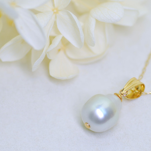 白蝶真珠 バロックパール ペンダントトップ 南洋真珠 ネックレス