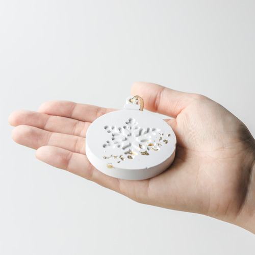 香るオーナメント〉スノークリスタルのアロマストーン 雪の結晶