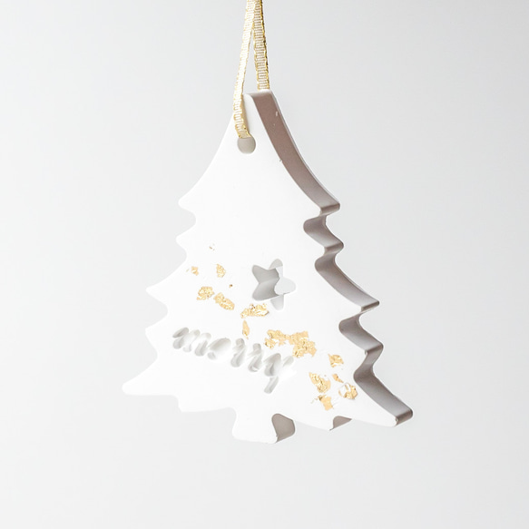 〈香るオーナメント〉クリスマスツリーのアロマストーン ゴールドのリボン付き オーナメント 4枚目の画像