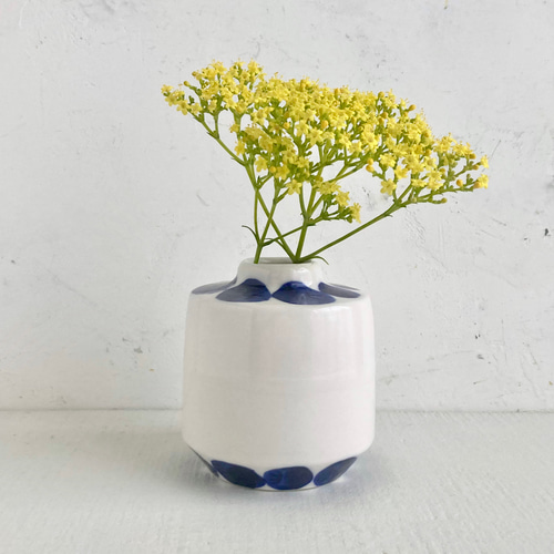 アイディアは古磁器の花瓶の模造品である