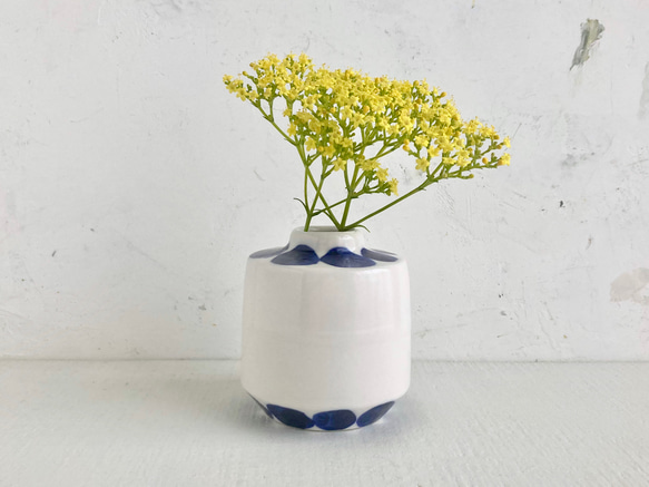 一輪挿し 花器 白 花瓶 磁器 絵付け 一輪挿し・花瓶・花器 mio_cera