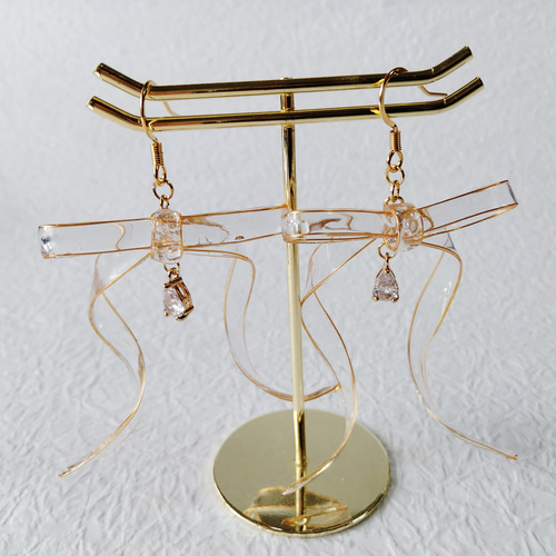 人気☆雫きらめくワイヤーリボンピアス・イヤリング レジン 華やか