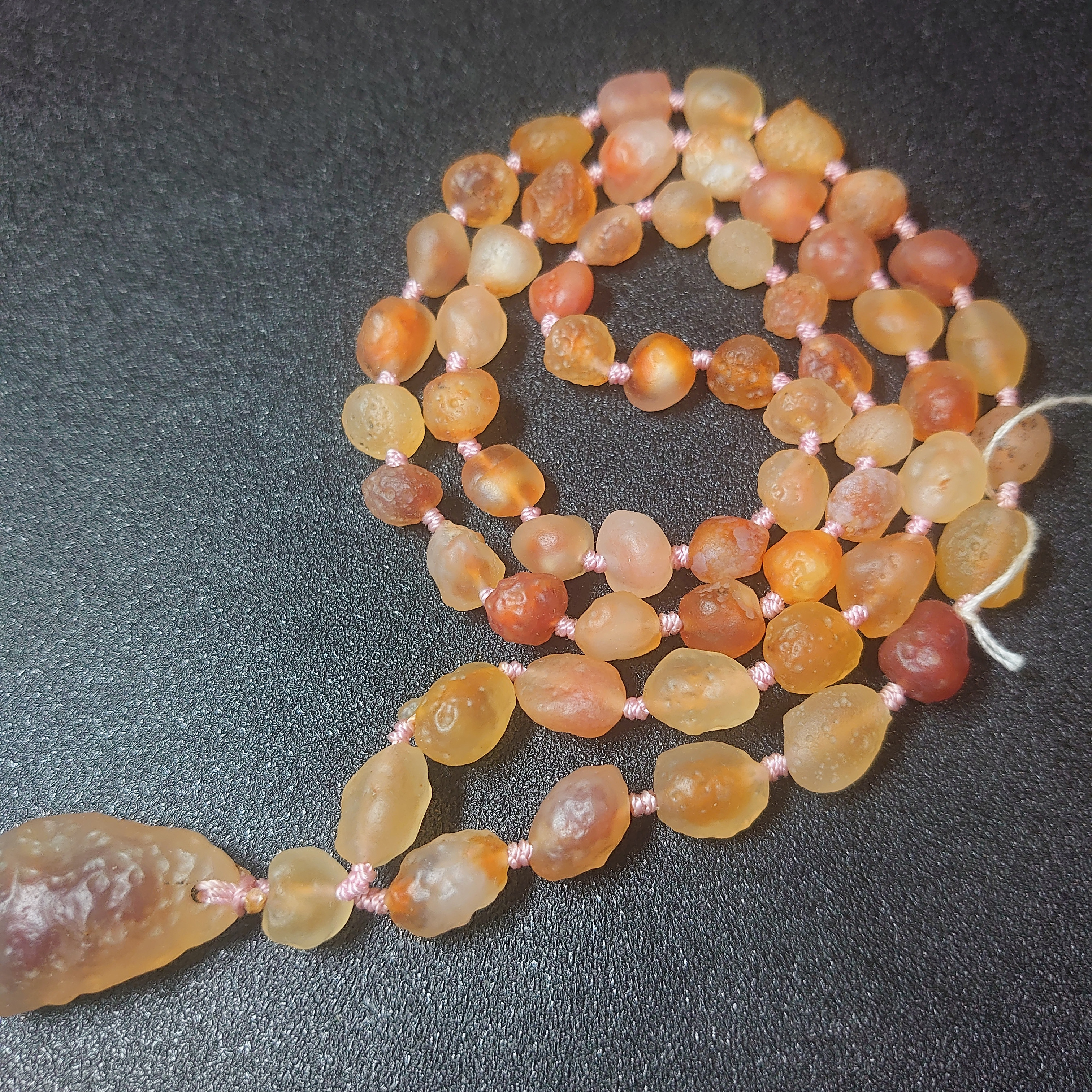 アラシャンゴビ瑪瑙 飴心 ネックレス ゴビ石 原石 ゴビアゲート