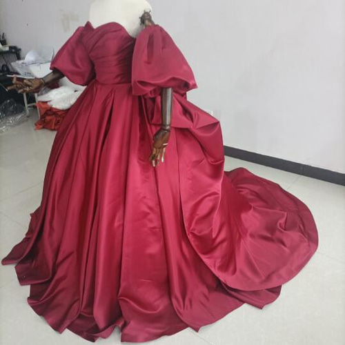 高品質！赤 カラードレス Aライン ベアトップ 取り外し袖 ふっくら  