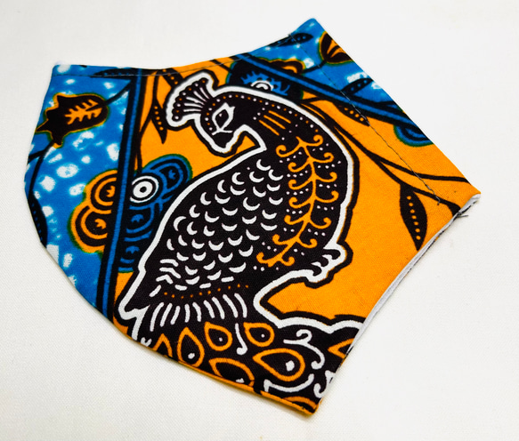 立体マスク・カバー　アフリカンプリント　キテンゲ　臈纈染　スカイブルー✖️オレンジ　鳥柄　1点もの 3枚目の画像