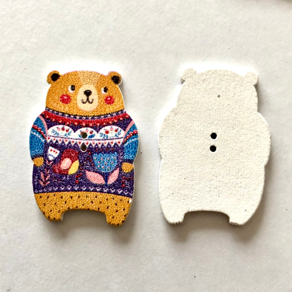 ウッドボタン セーターを着たクマさん 4枚目の画像