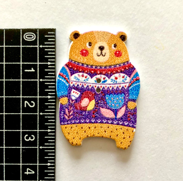 ウッドボタン セーターを着たクマさん 3枚目の画像