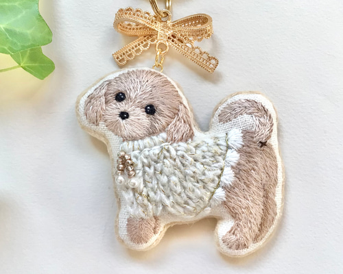 トイプードル キーホルダー ビーズ ハンドメイド リボン 手刺繍