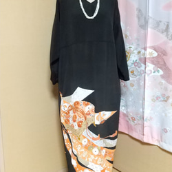 着物リメイク 豪華 小紋 斜め切り替え ワンピース 黒紺系 花柄 L