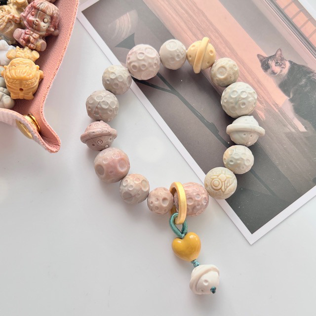 かわいい配色　隕石彫刻　天然石アラシャンアゲートのブレスレット　ギフト