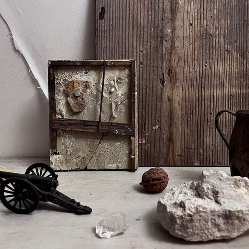 89/木と石と色のアートパネル 原石|鉱物|木製|オブジェ|ディスプレイ