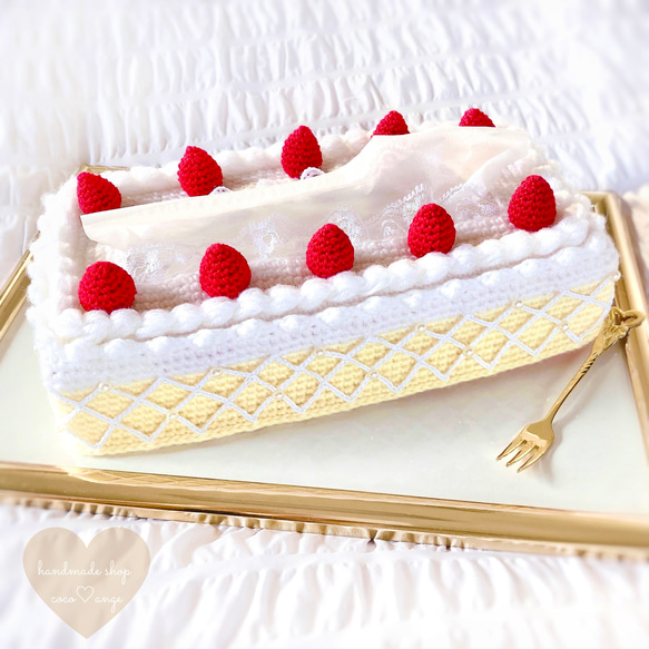 【正規品】familiar ショートケーキ　ポーチ♡ ショートケーキにゃんポーチ(柄違いver.) ポーチ ＊anntaropi＊ 通販