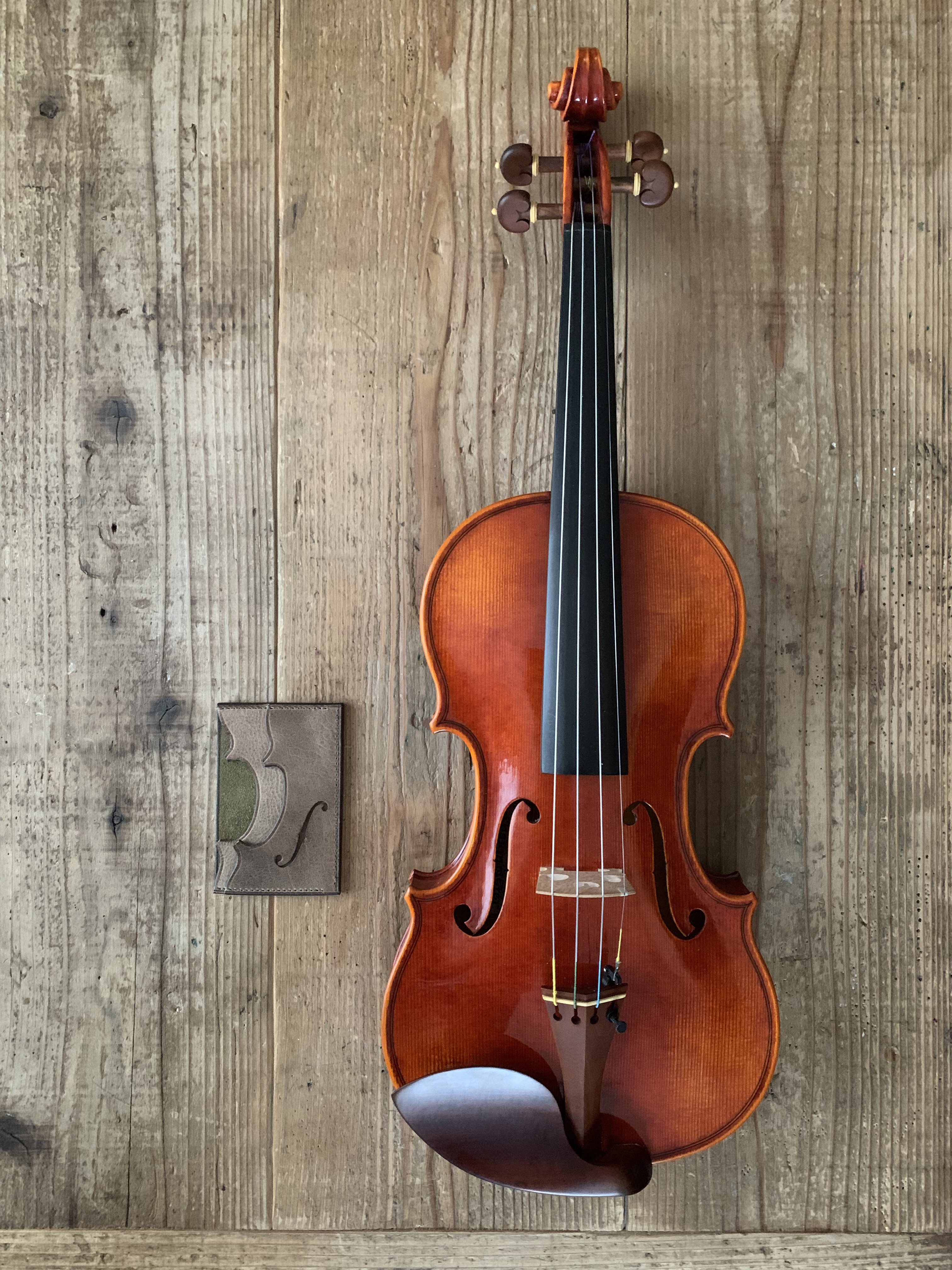 手縫いで創った革のパスケース『Topolino 61』