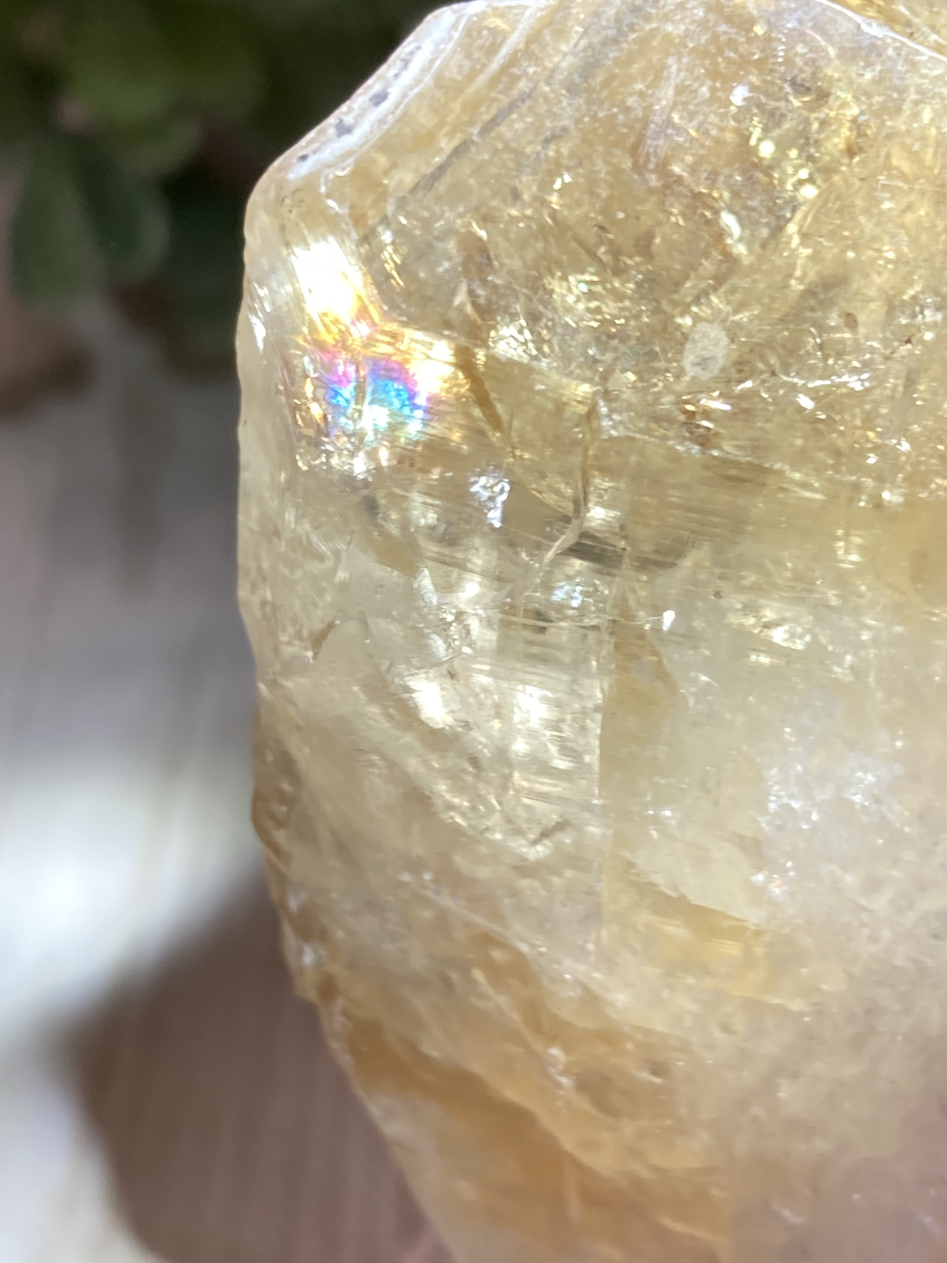 【恋愛・虹入り】レインボー　シトリンクォーツ　原石　ラフストーン　台座付き