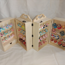 ミシン糸+ボビン ６０個収納　便利な糸立て木製裁縫箱　ソーイングボックス　折り畳み収納ケース　♡型ピンクッション付 2枚目の画像