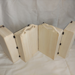 ミシン糸+ボビン ６０個収納　便利な糸立て木製裁縫箱　ソーイングボックス　折り畳み収納ケース　♡型ピンクッション付 6枚目の画像