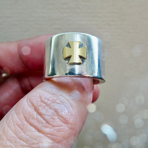 仁尾彫金『平打アイアンクロスリング、幅1.5cm厚み2.5mm 仁尾彫金『平打アイアンクロスリング、幅1.5cm厚み2.5mm