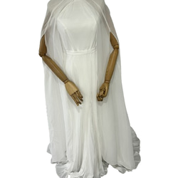 シフォンウエディングドレス　フリーツドレス　スレンダータイプ　シンプル　ケープ 1枚目の画像