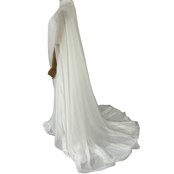 シフォンウエディングドレス　フリーツドレス　スレンダータイプ　シンプル　ケープ 3枚目の画像