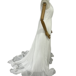 シフォンウエディングドレス　フリーツドレス　スレンダータイプ　シンプル　ケープ 2枚目の画像