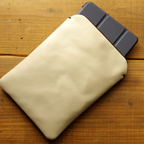 本革イタリアンレザー iPad mii スリーブケース 選べるカラー グリーン LIONA》iPad mini 8.3インチ レザースリーブケース《5colors