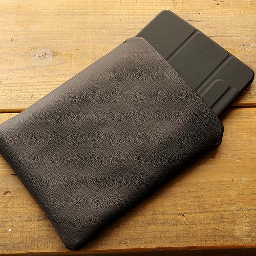 定価5,5000円　高級レザー　SERAPIAN iPad・タブレットケース 定価5,5000円 高級レザー SERAPIAN iPad・タブレットケース