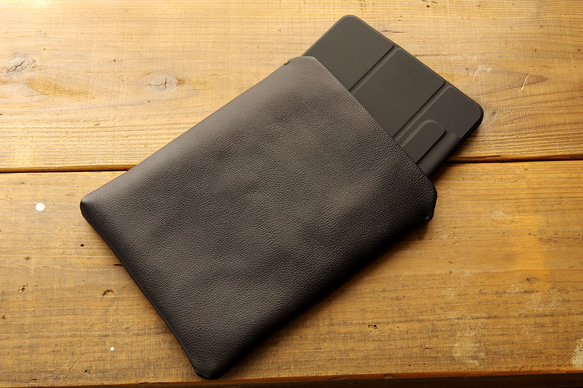 定価5,5000円　高級レザー　SERAPIAN iPad・タブレットケース 定価5,5000円 高級レザー SERAPIAN iPad・タブレットケース